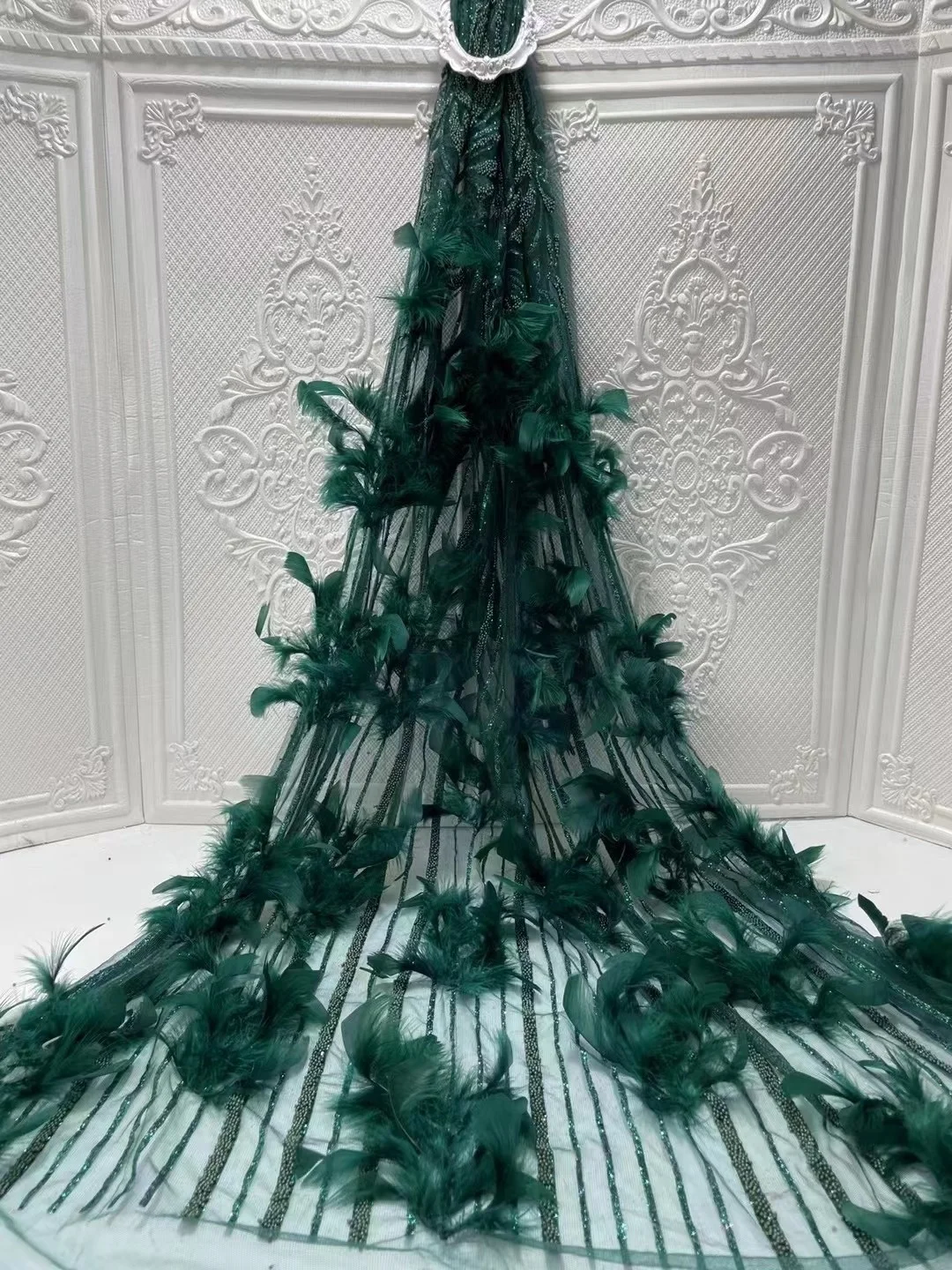 

New 2023 Diamond lace Embroidered African tull Lace Fabric Green High Quality Nigerian Feather Lace fabric For France lace party