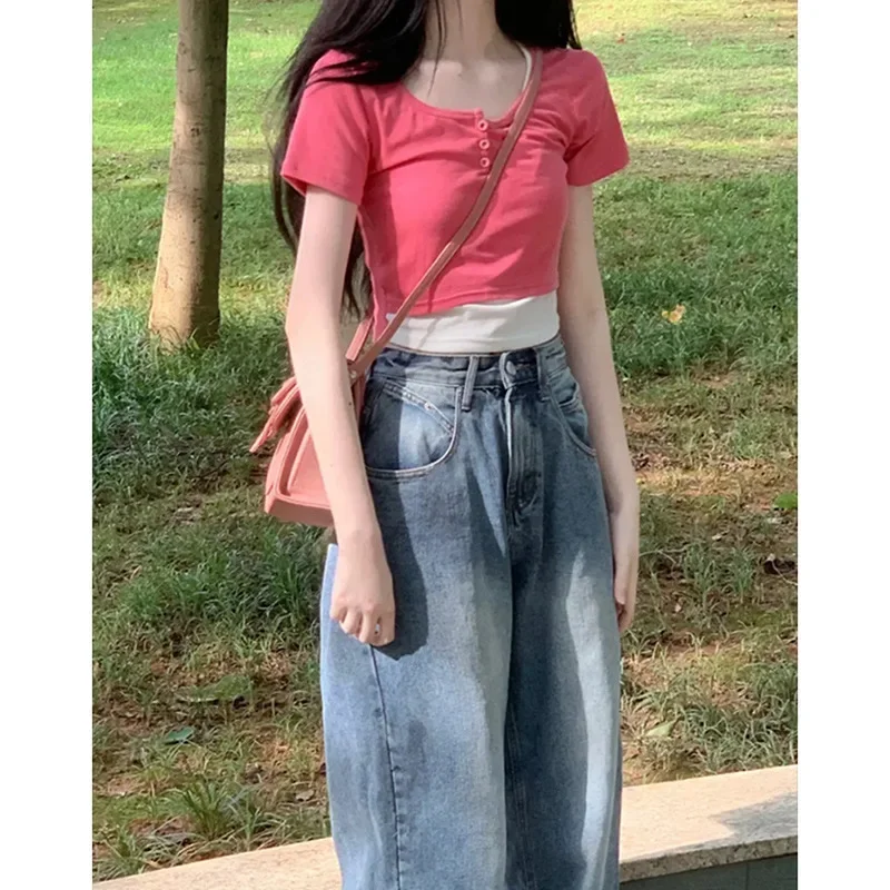 Миниатюрная женская дизайнерская нишевая укороченная футболка с короткими