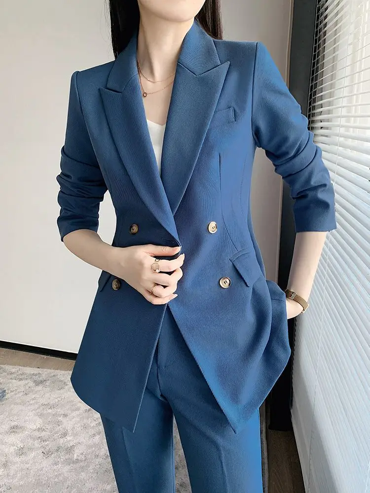 Рисунок 6 - Женский костюм из двух предметов