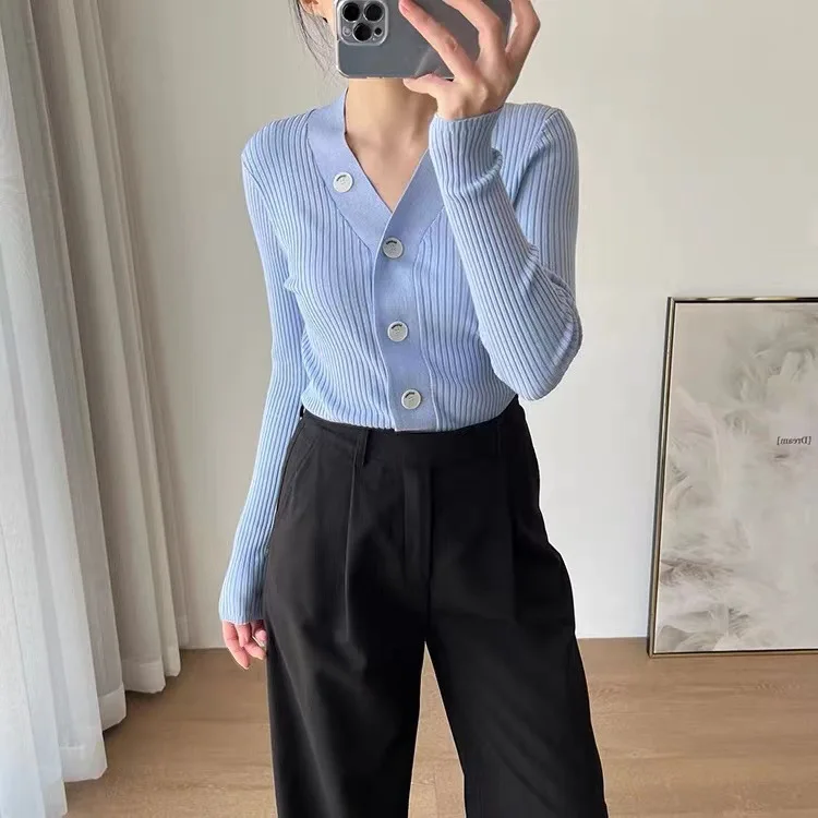 2023 Spring and Summer Temperament Slim Button Single Breasted V-neck Comfortable Fashion Sweater Women
