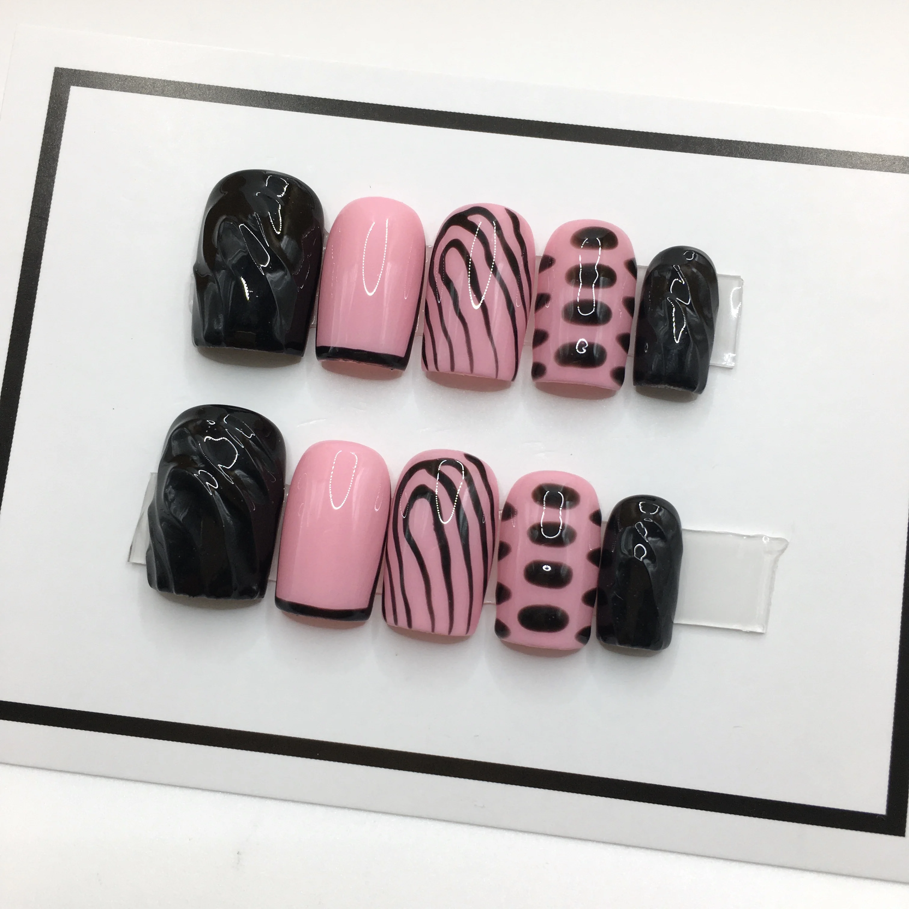 Новейшие акриловые накладные ногти во французском свежем стиле