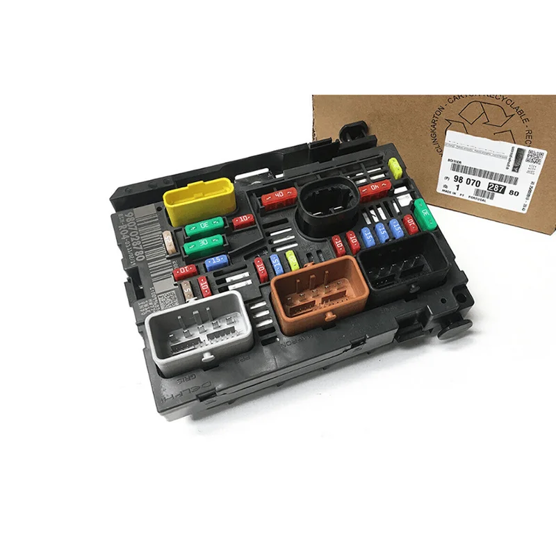 

Совершенно новый блок предохранителей R04 BSM 9807028780 для Peugeot 307 308 607 807 Partner Expert Mk3 Citroen C4 Berlingo R04 = R03 = R05 = R20