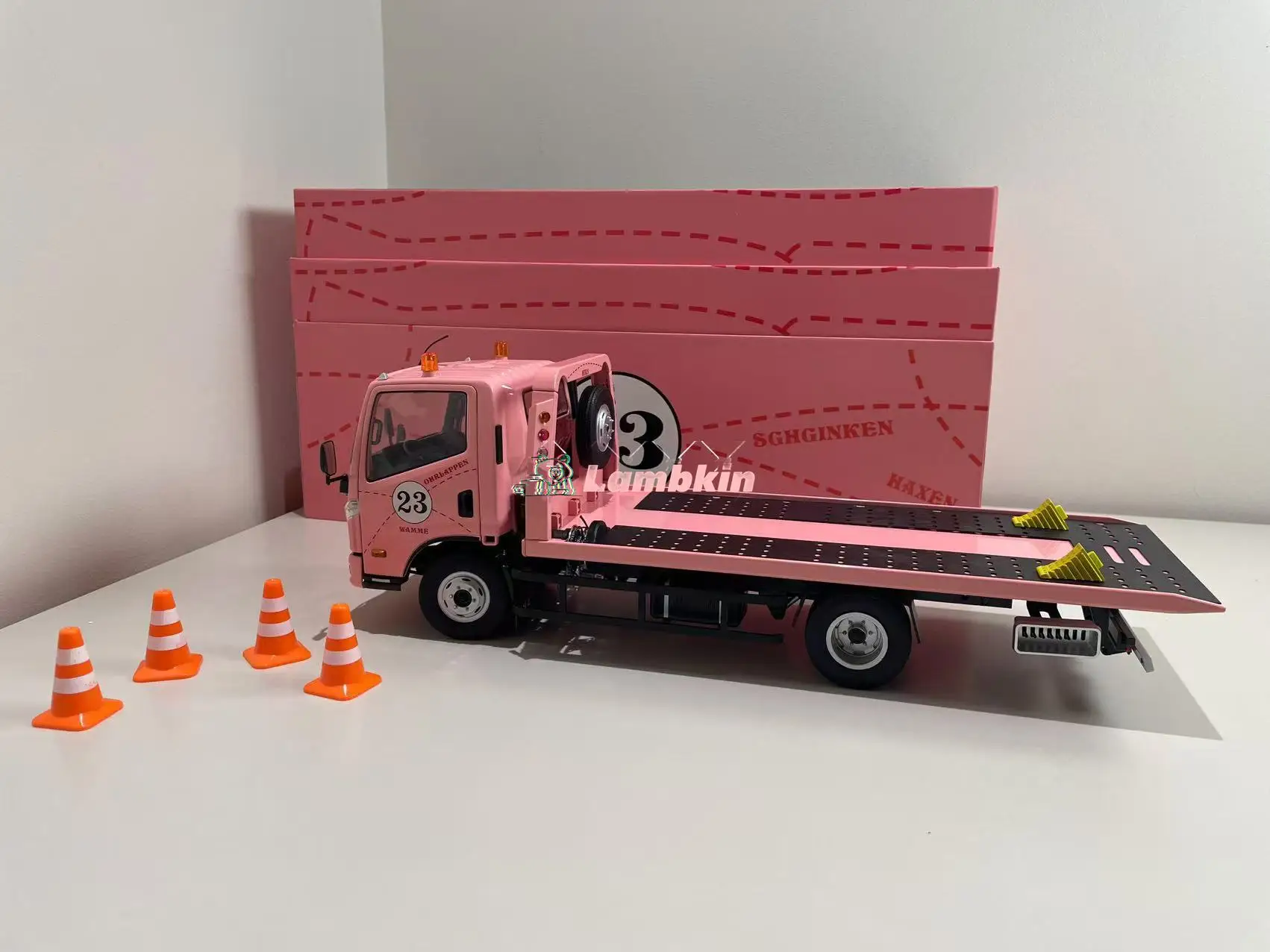 DBGT 1/18 бортовой эвакуатор розовая свинья окрашенная баррикадная грузовик сплав