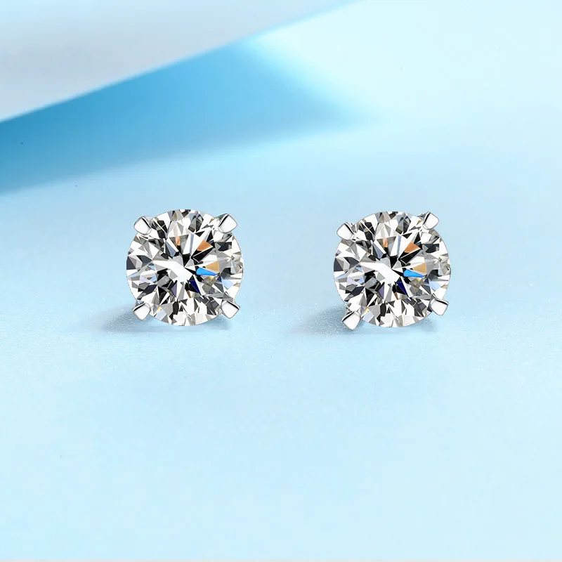 

Женские серьги-гвоздики 1CT из серебра 925 пробы с 4 зубцами