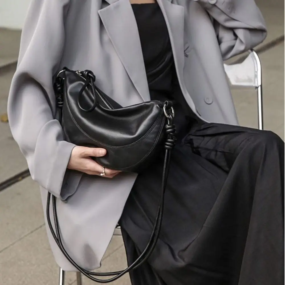 Сумка на плечо женская из экокожи однотонный саквояж большой вместимости с