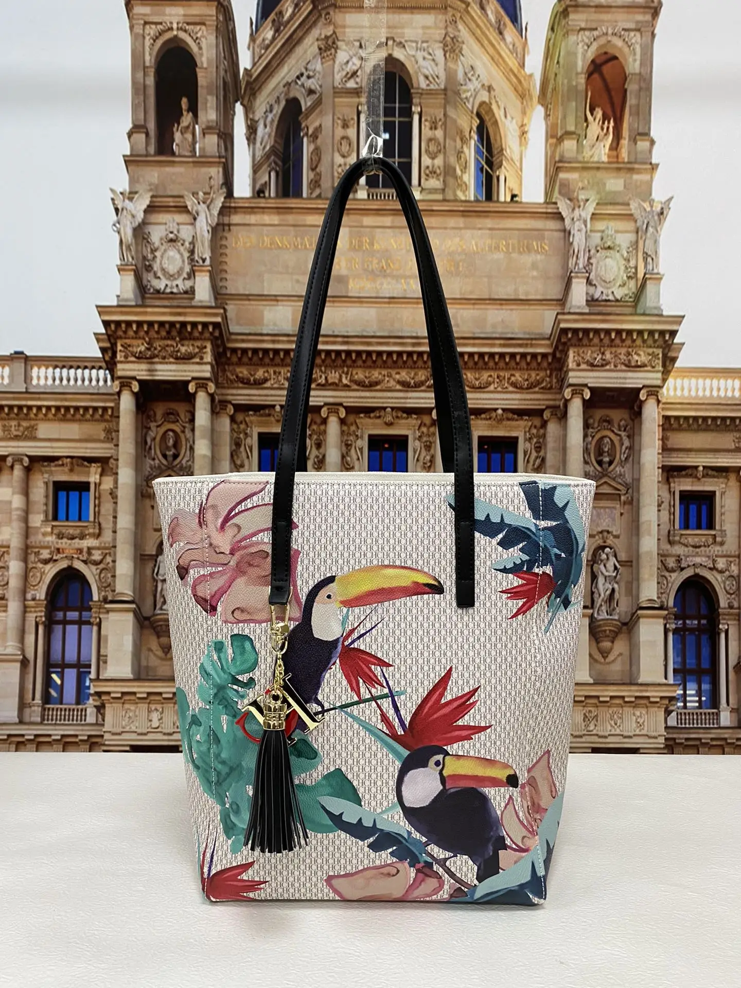 

Luxury Designer Handbag High Quality Printed Flower and Bird Pattern Shopping Bag 2022 New Shoulder Bag