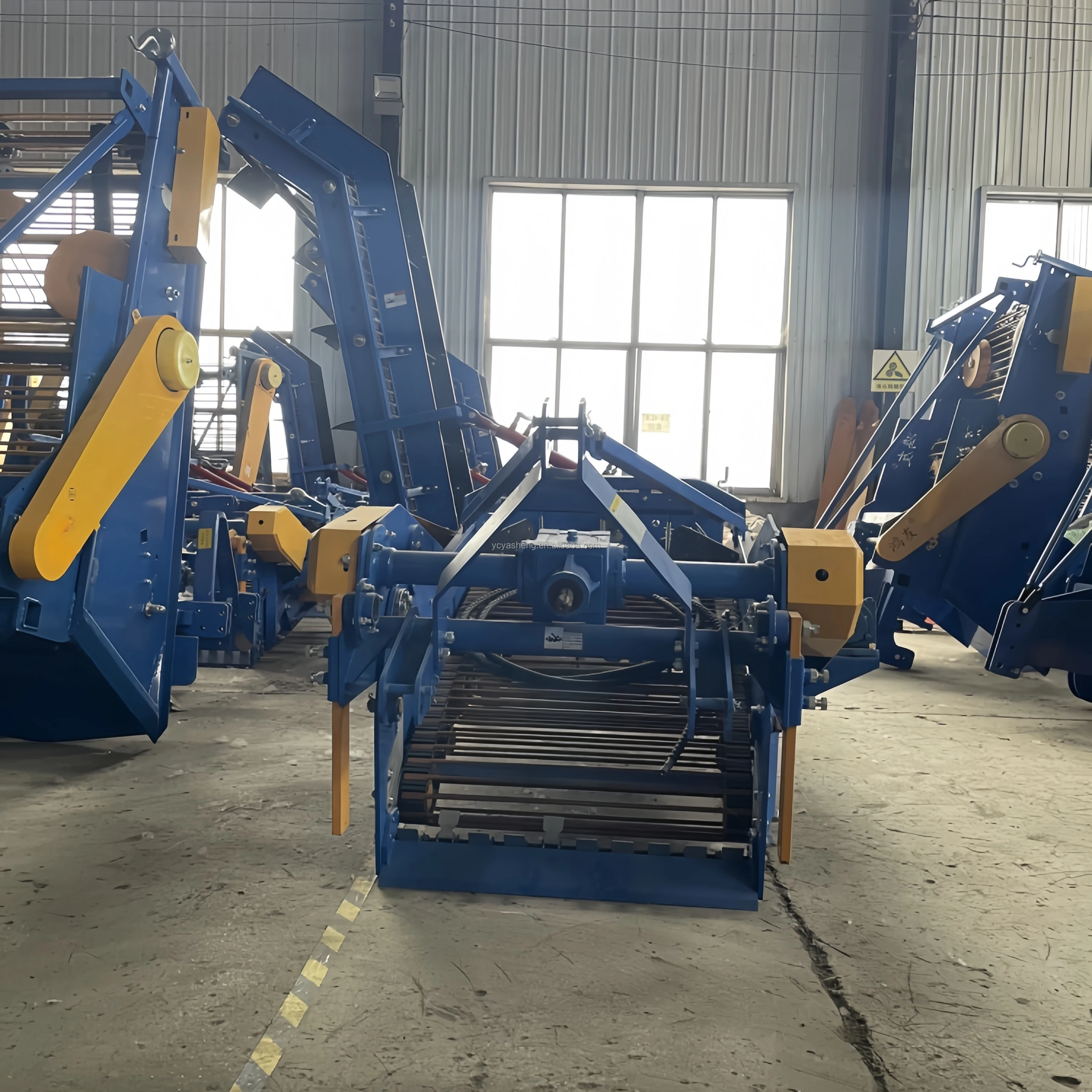 Сельскохозяйственная техника сборщик чеснока моркови арахиса трактор машина