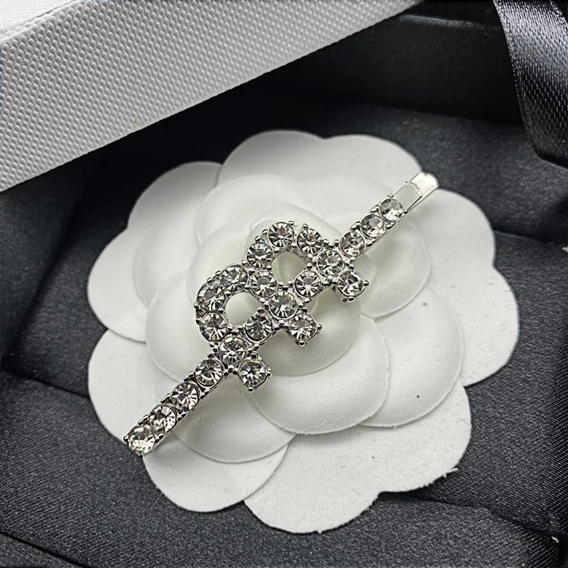 

Luxury Brand Letter M Full Diamond Crystal Girl Hair Clip French Light Luxury Small Group Premium Women Cute Fashion Hairpin