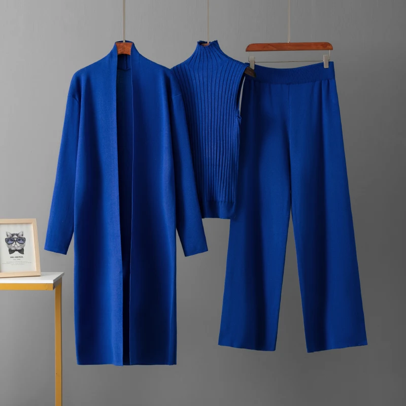 Женский спортивный костюм из трех предметов кардиган и трикотажные брюки в