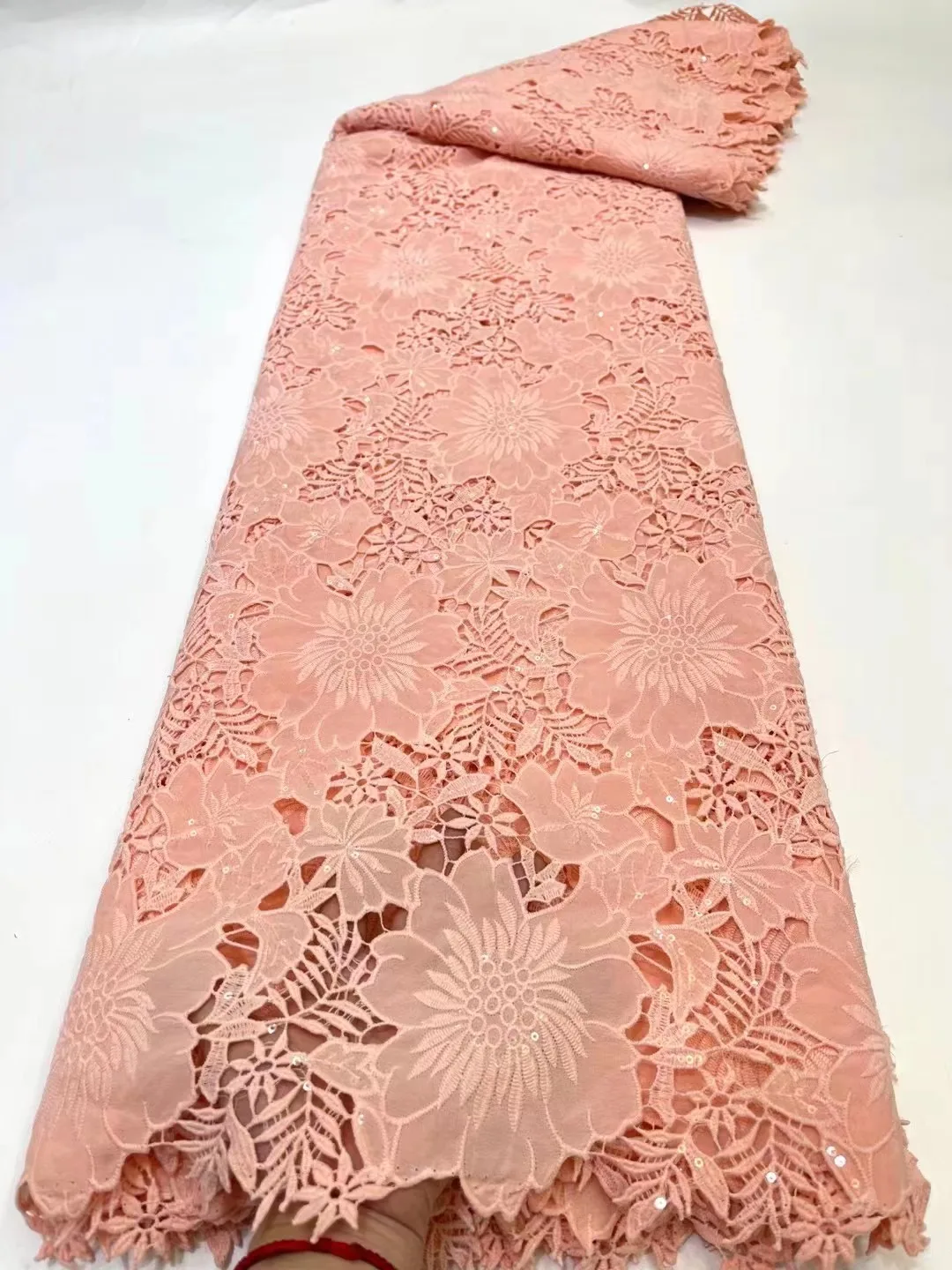 

Laser Embroidered Cotton Water Soluble Fabric African dresses design Fabric French lace For Fashionable Party dresses Weddings