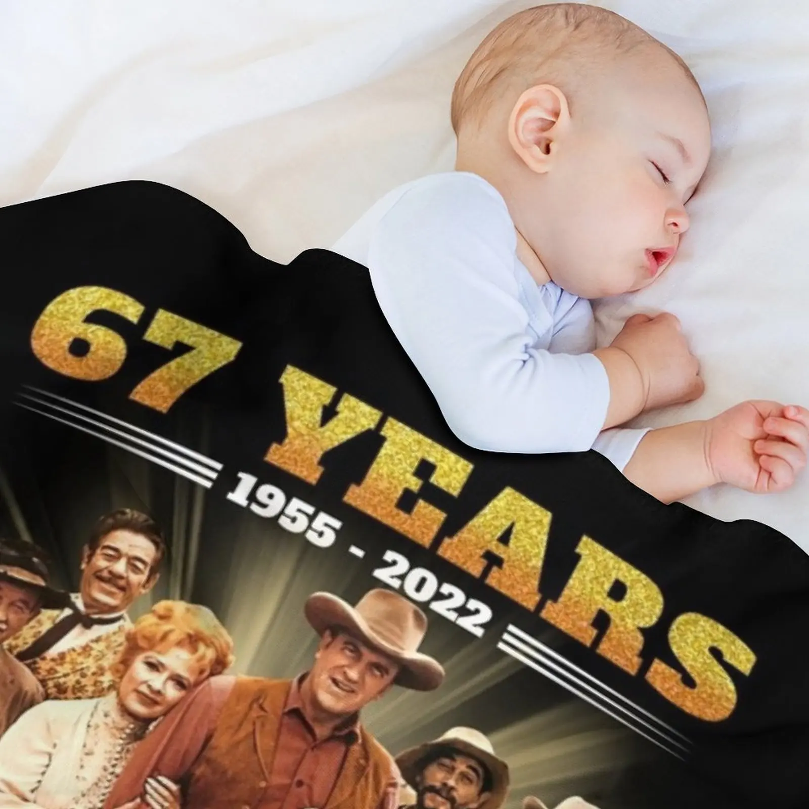 Фото Плед с автографами актеров из сериала «67 Years Gunsmoke»: «Спасибо за воспоминания». Легкий и теплый плед для использования в помещении и на улице. №3