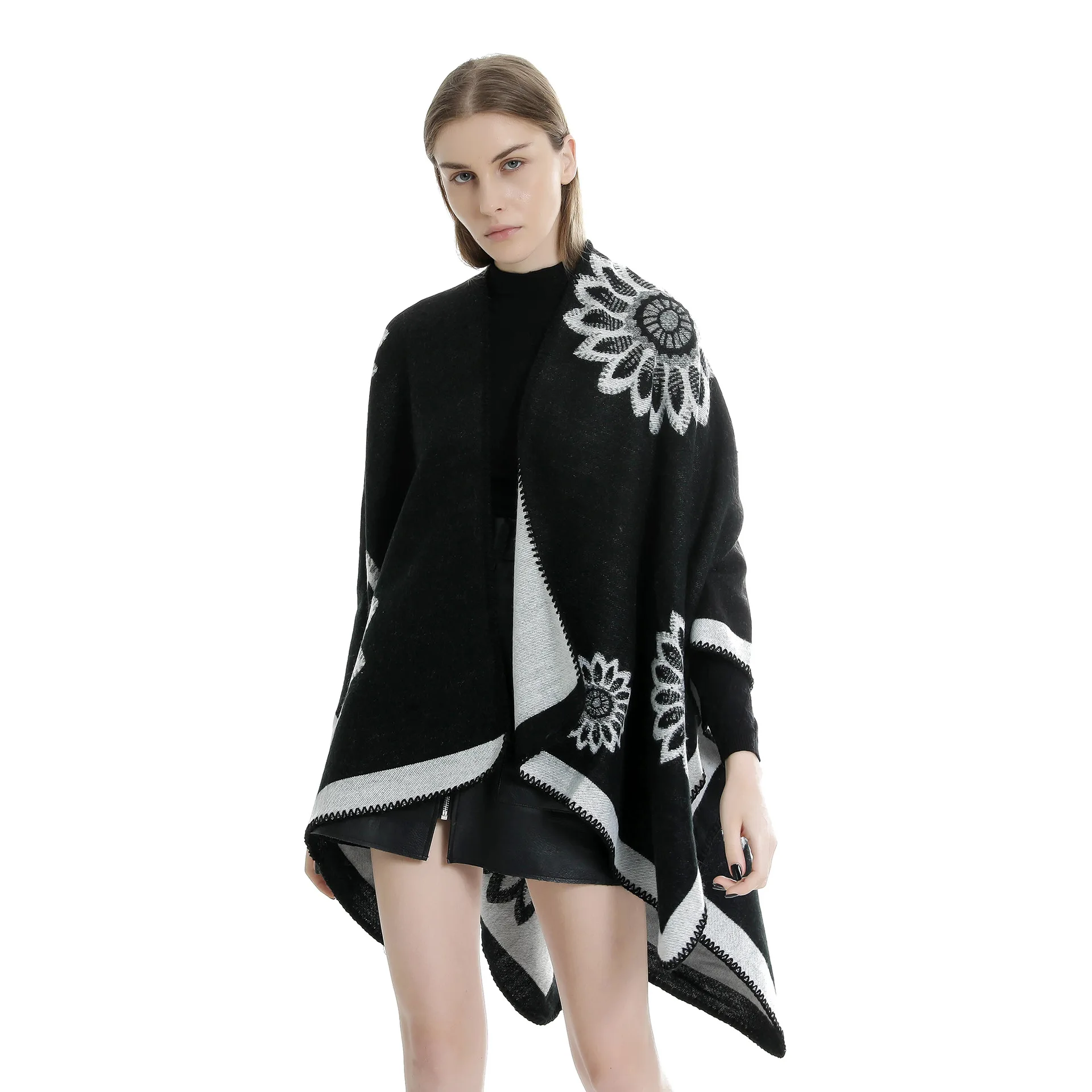 

The new fashion in Europe and the wind flower design imitation cashmere warm shawl fashionable joker