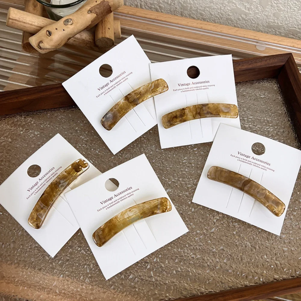 

U-Magical Vintage Brown Color Amber Texture Acrylic Clip Hairpin for Women Statement Irregular Barrettes Hairy Accessories