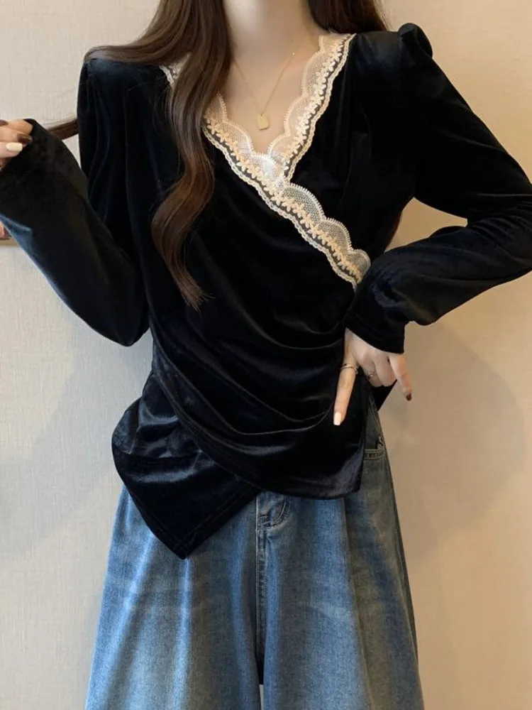 Plus size Velvet Shirt Women Autumn and Winter Age-Reducing Design Sense V-neck Lace Slim fit Chubby Girl Irregular Top