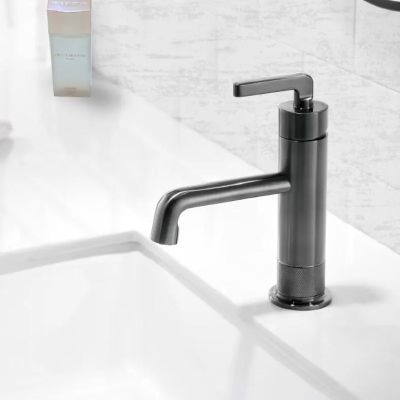 Смесители для раковины в ванной комнате из латуни с одной рукояткой для горячей и холодной воды, накладные, покрытие из меди, щетка золотого цвета, пушка серого цвета.