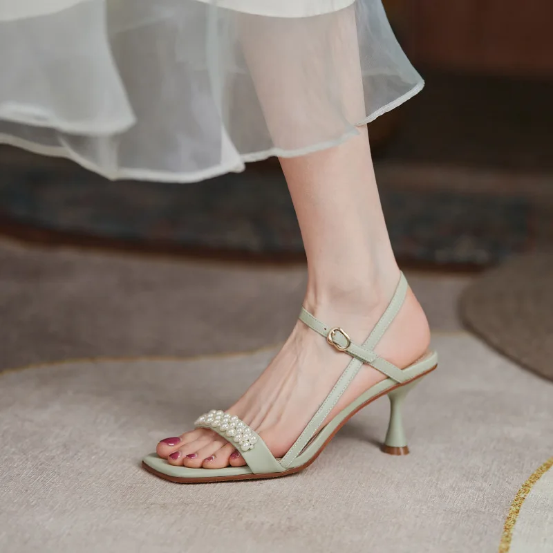 

2022 Fashion Casual New Summer Women's High Heel Sandals Solid Color Square Toe Open Toe Pearl Outdoor Sandals