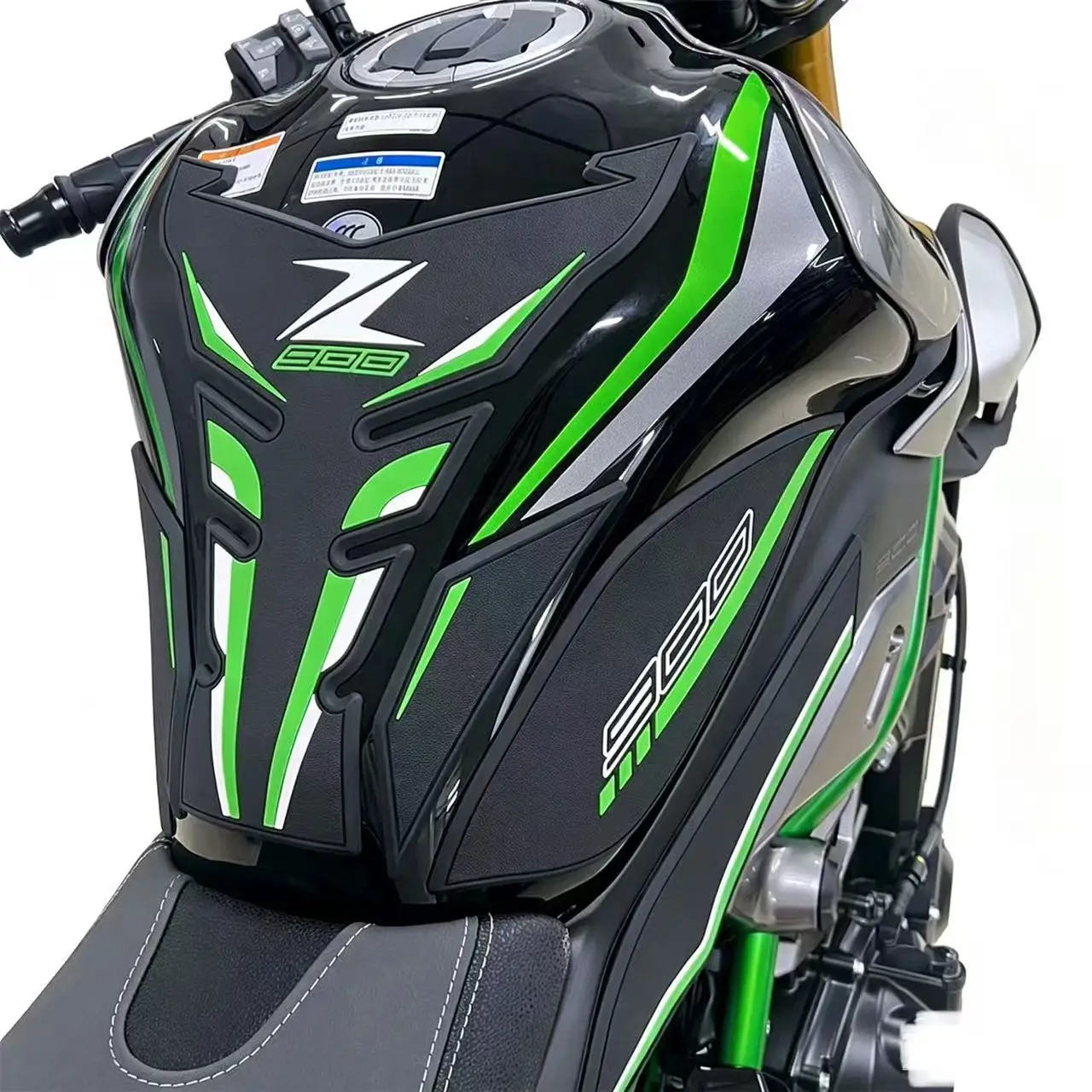 Фото Новые аксессуары для мотоцикла Kawasaki Z900: Противоскользящие накладки на топливный бак Z900 2025 – Модификация и защита №2