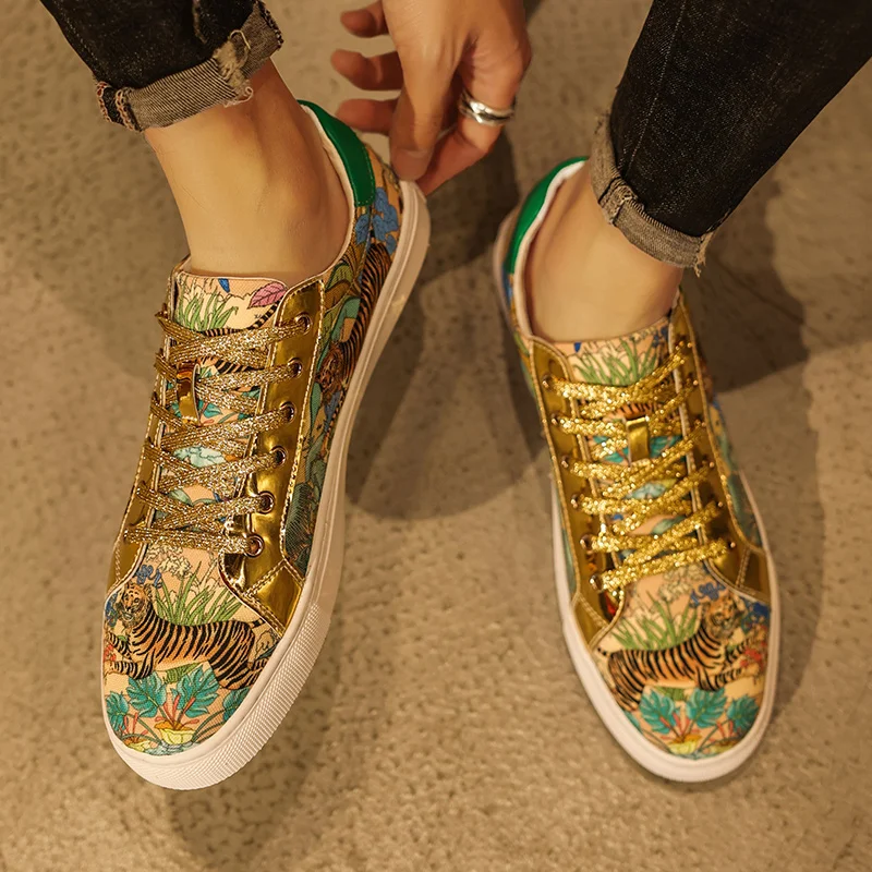 High quality Gold Superstar Men Shoes Flats Luxury Embroidered Tiger Sneakers For Men Street Hip Hop Men's Skateboard Shoes