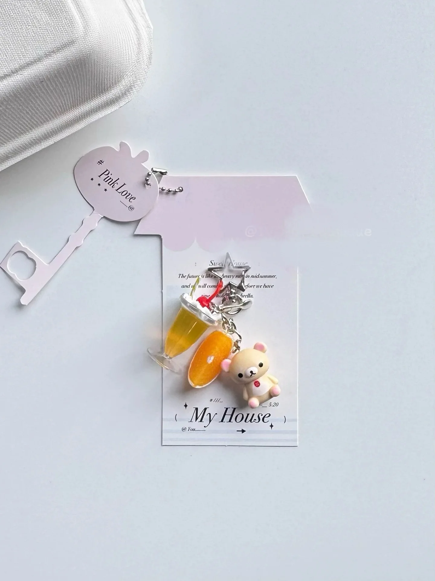 Брелок Rilakkuma Korilakkuma: милый аниме-аксессуар для ключей от машины, модный кулон для сумок, подарок для детей и лучших друзей, классическая игрушка (art.: 3920d8cd757e2) - 3920d8cd757e2