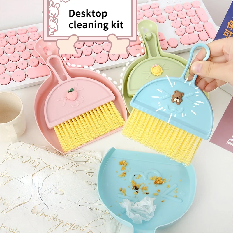 

Мультяшная мини-метла, набор пылесборников для домашнего рабочего стола, маленькая метла с клавиатурой, аксессуары для уборки дома