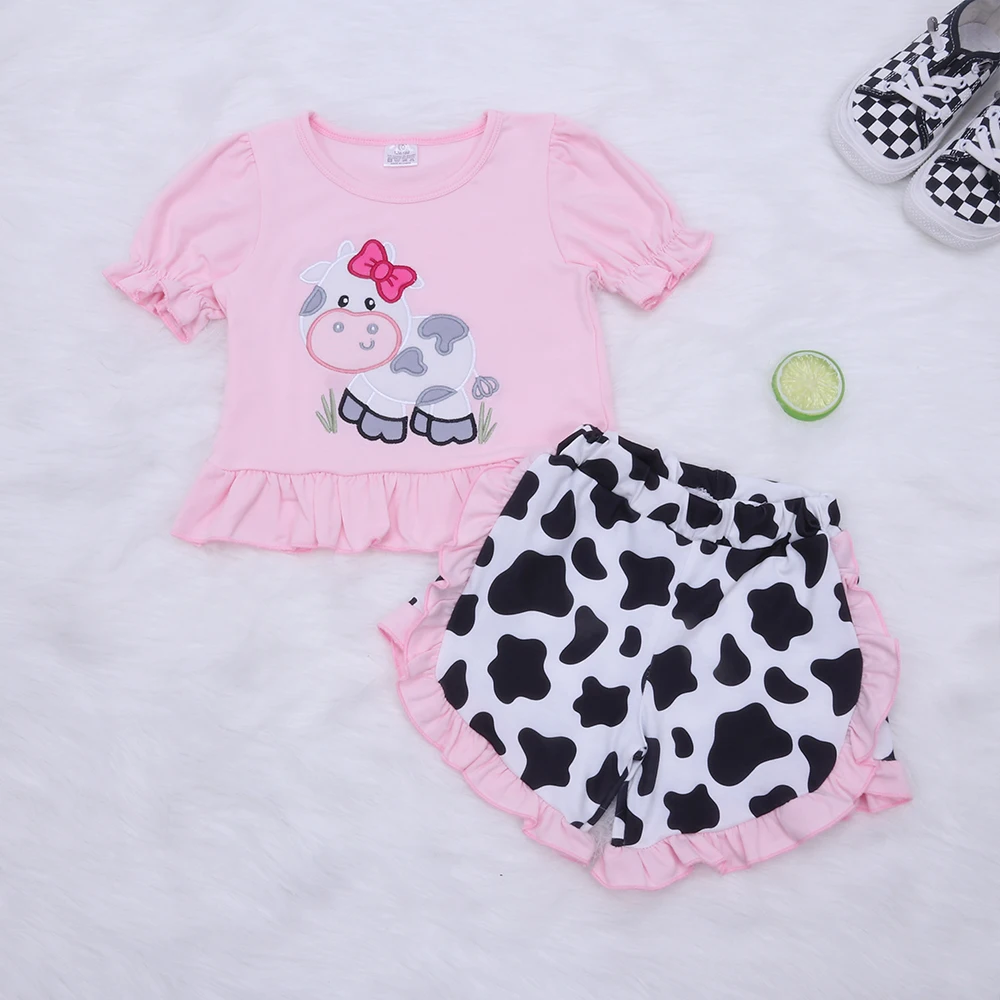 Комплект детской одежды из футболки и брюк с вышивкой Корова |