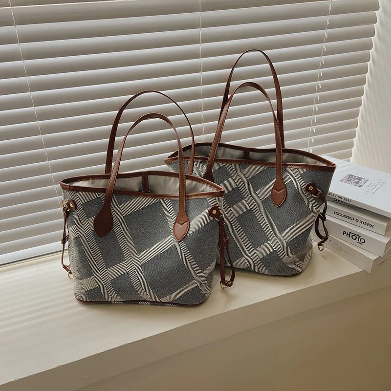 

2022 Foreign Trade New Geometric Pattern Handbag Commuter Large Capacity Bag Canvas Material