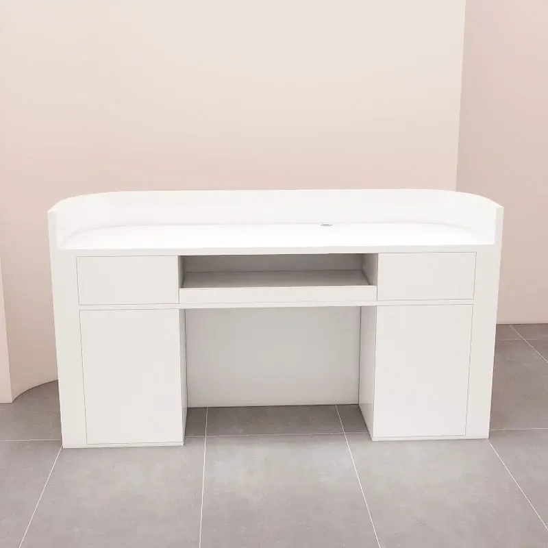 Информация небольшой стол регистрации маникюрный салон современная простая