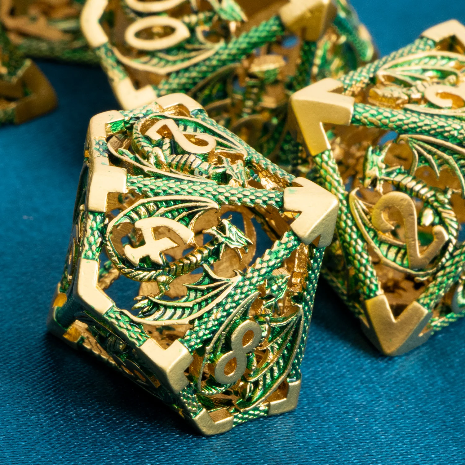 Зеленые металлические многогранные игральные кости Dnd D20 D6 Hollow Dragon D и для