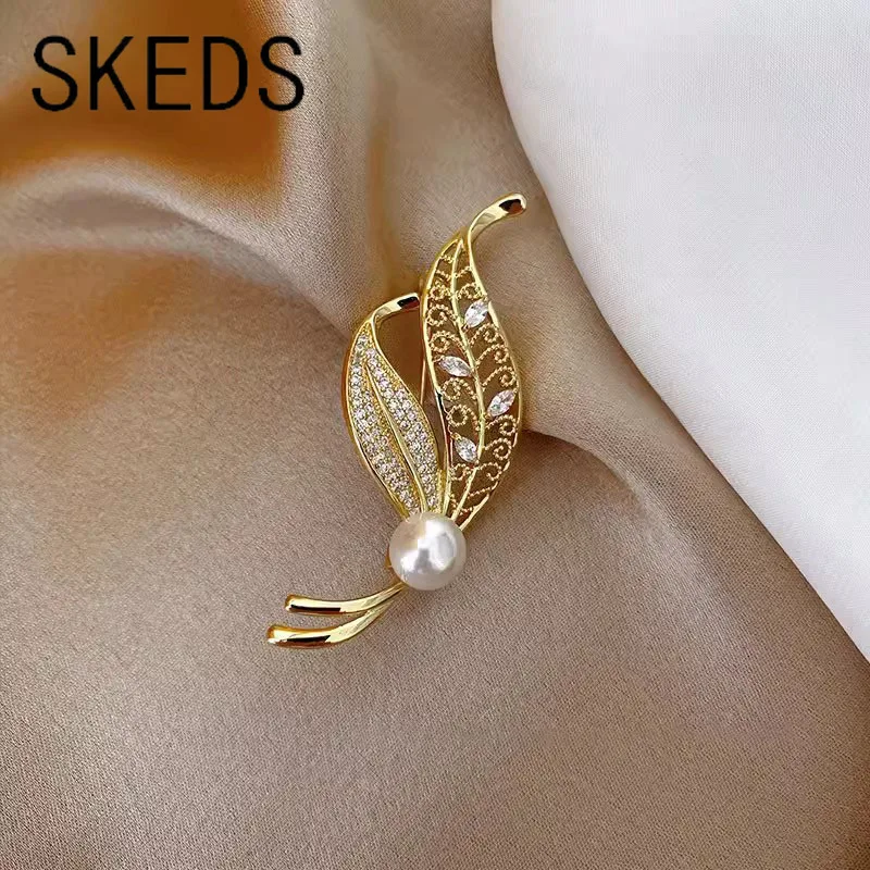 Элегантные женские изысканные значки SKEDS со стразами и жемчугом, тонкие креативные значки для пальто, одежда, аксессуары для женщин