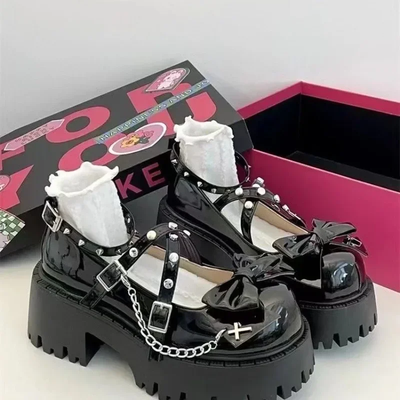 Туфли-лодочки Женские однотонные на толстой нескользящей подошве с