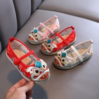 girls embroidered shoes with ox tendon soles and cocked head shoes retro national boys horn shoes cloth shoes children fashion