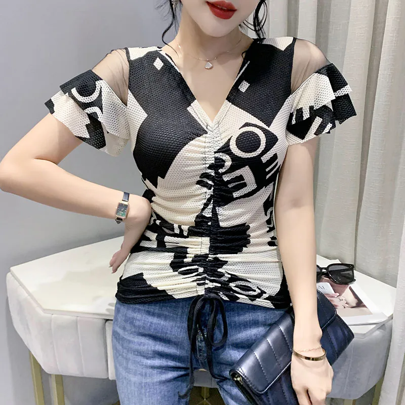 Женская футболка с коротким рукавом V-образным вырезом и принтом |