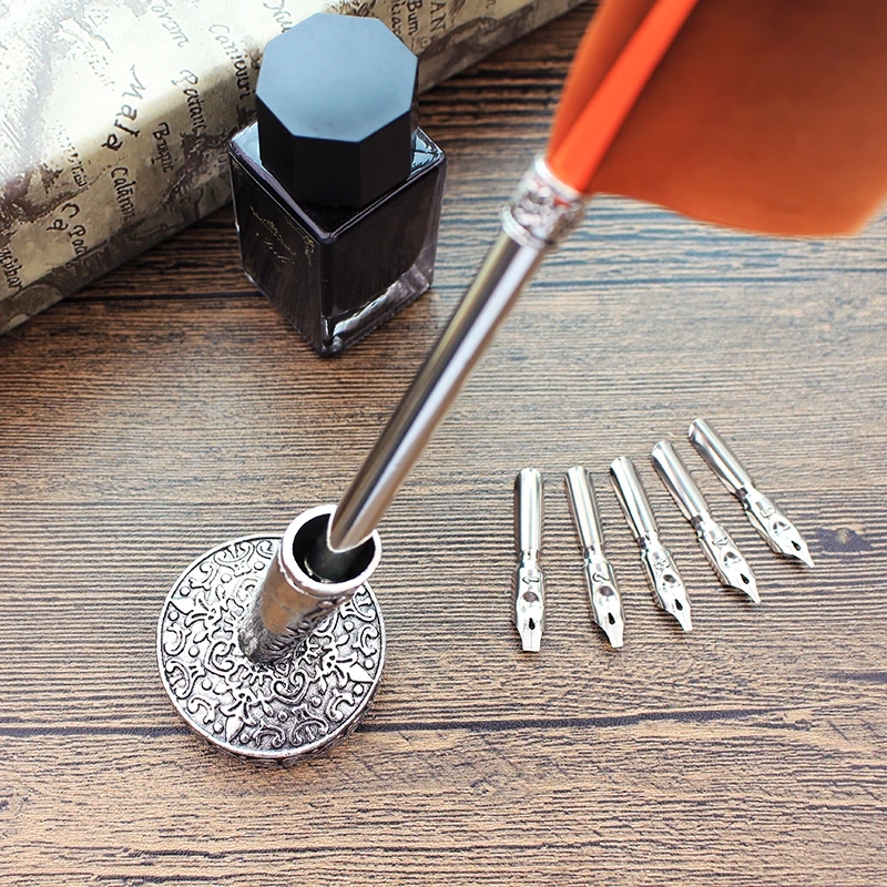 Ручка перьевая с 5 сменными наконечниками в подарочной коробке