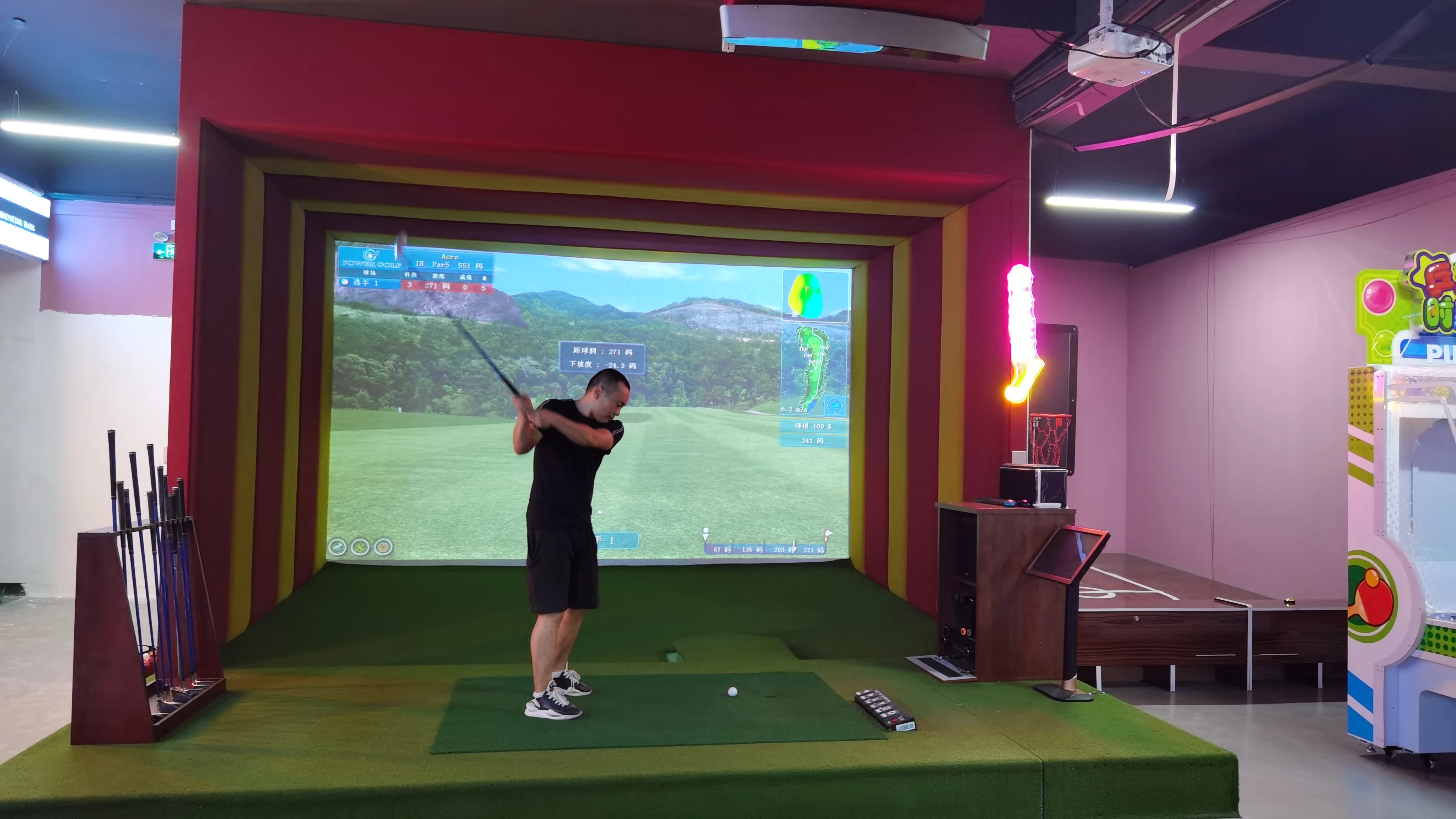

Pgm Professional 3d Golf Simulator Complete System Training Auxiliary Indoor Projection Screen Golf Simulator