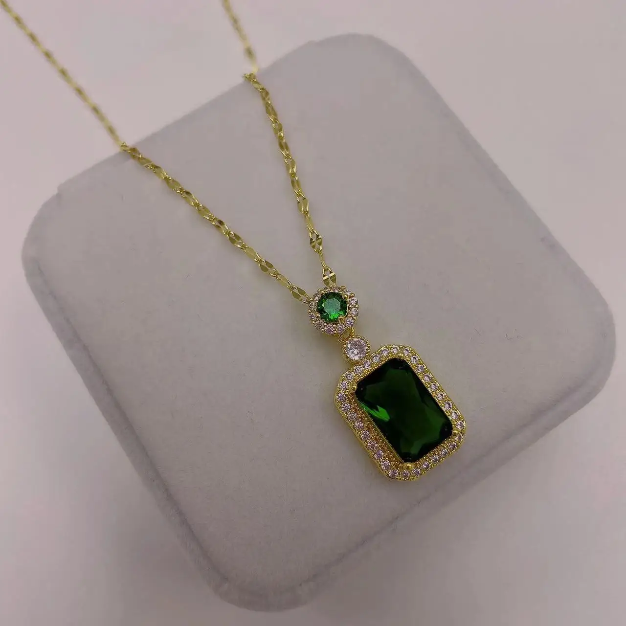 

One Piece Gold Color Necklace For Women Green Crystal Chain Pendant Necklace Fashion Wedding Jewelry Accessories