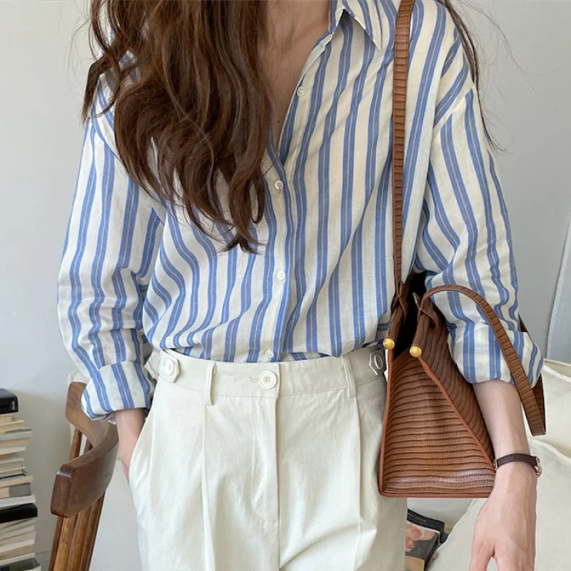 

Women's black 101 theme life base shirt