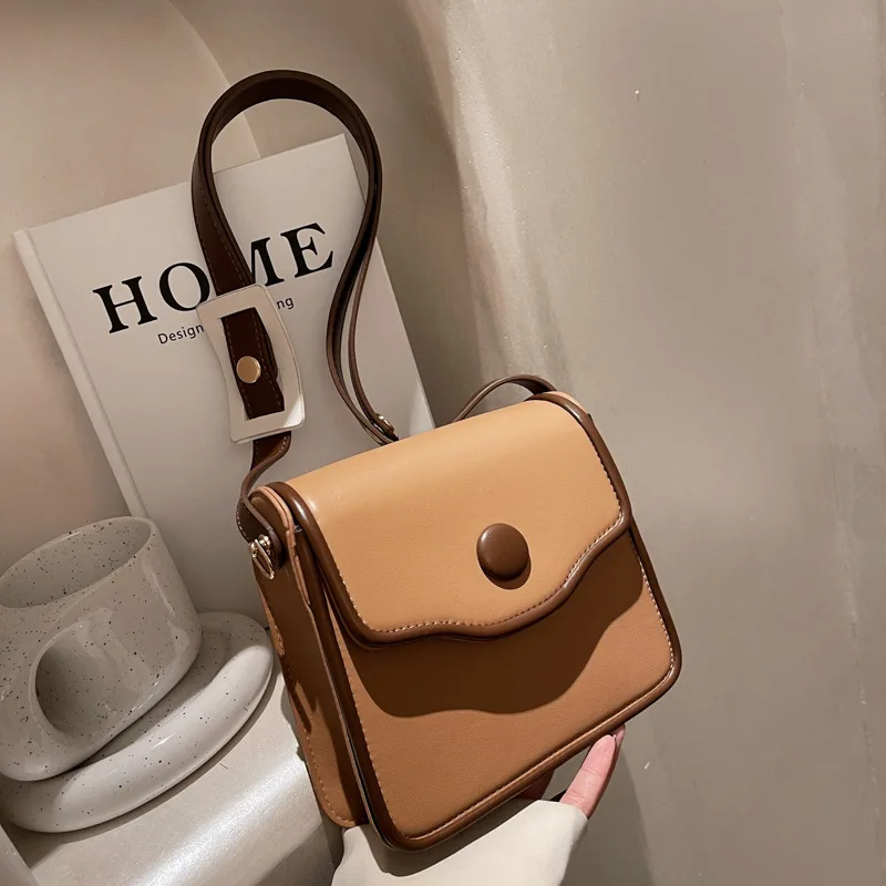 

2022 Simple Style Vintage Leather Crossbody Bags for Women Lock Luxury Shoulder Simple Long Belt Bag Female Handbags and Purses