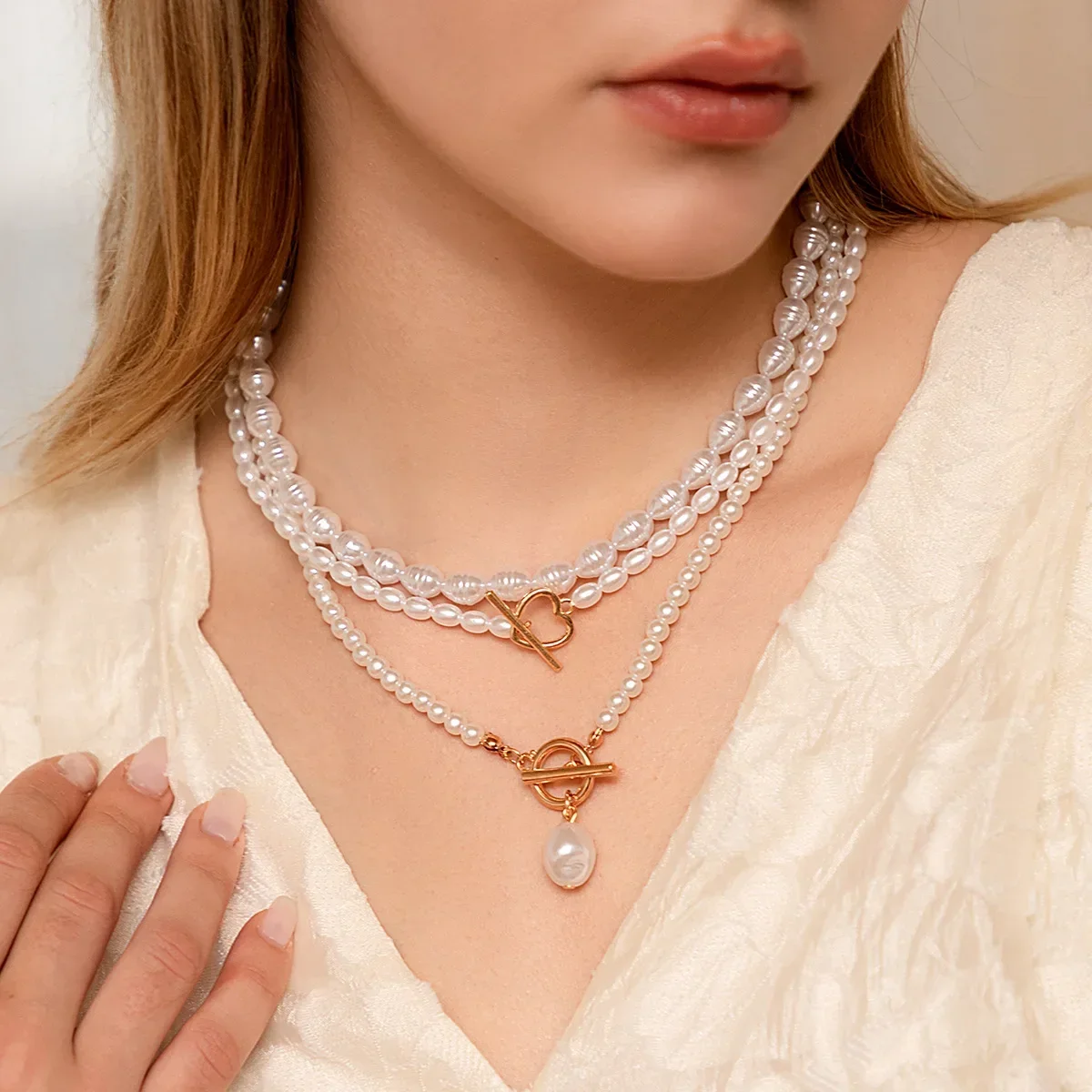 

Heart-shaped Baroque Pearl Heart OT Buckle Pendant Necklace for Women Wedding Bridal Bead Chain Neck Accessories Jewelry New