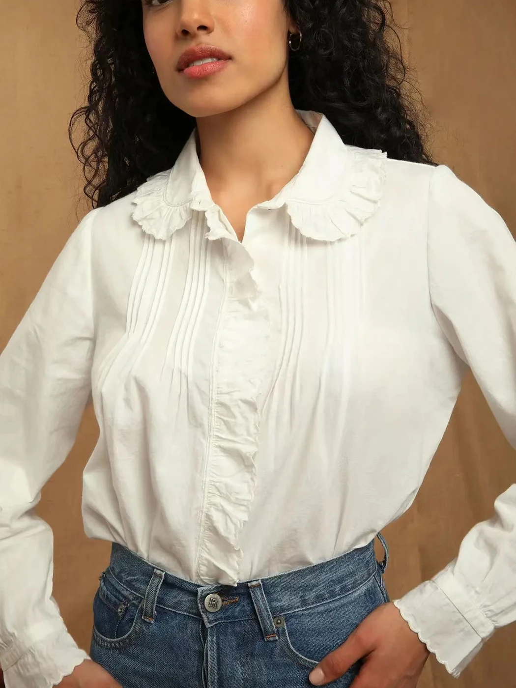 

Блузка женская с воротником «Питер Пэн», с оборками