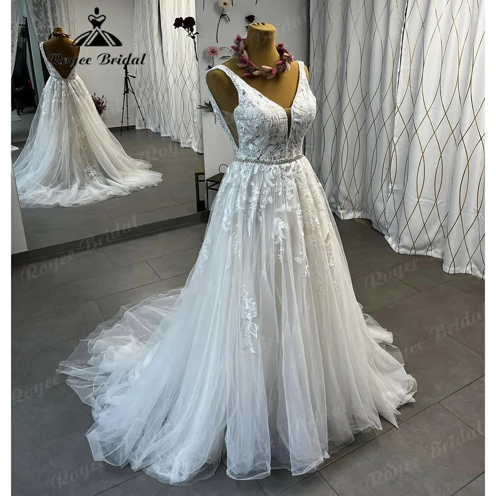 Женское свадебное платье-трапеция с кружевной аппликацией V-образным вырезом и