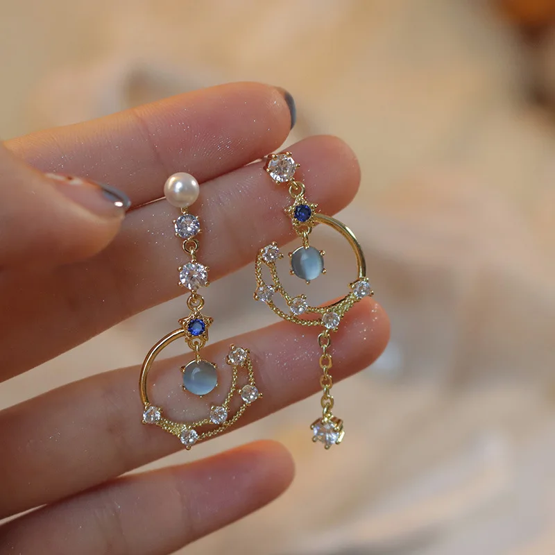 

Exquisite Pearl Moon Asymmetric Water Drop Earrings For Women Korean Fashion Butterfly Flower Zircon Earring Wedding Jewelry