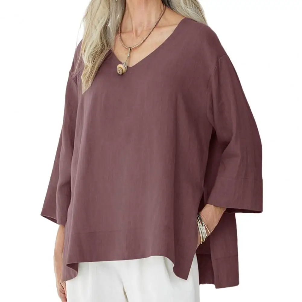 

Female Three-quarter Sleeve Top Stylish V-neck Pullover Tops Chic 3/4 Sleeve Streetwear with Side Split Hem Loose Fit Blouse