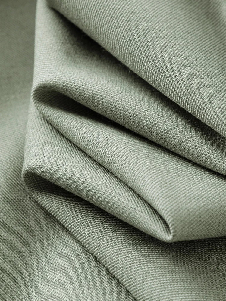 Женское длинное платье с V-образным вырезом и