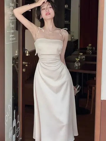 Женское платье-миди без рукавов с открытой спиной