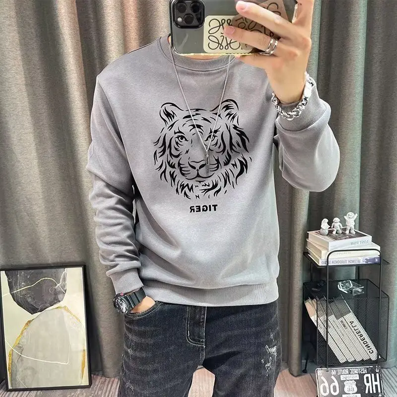 

Spring and Autumn Wei Yi Men's Jacket New Long Sleeve Tiger Print Youth Crewneck Turtleneck Joker Backing Shirt