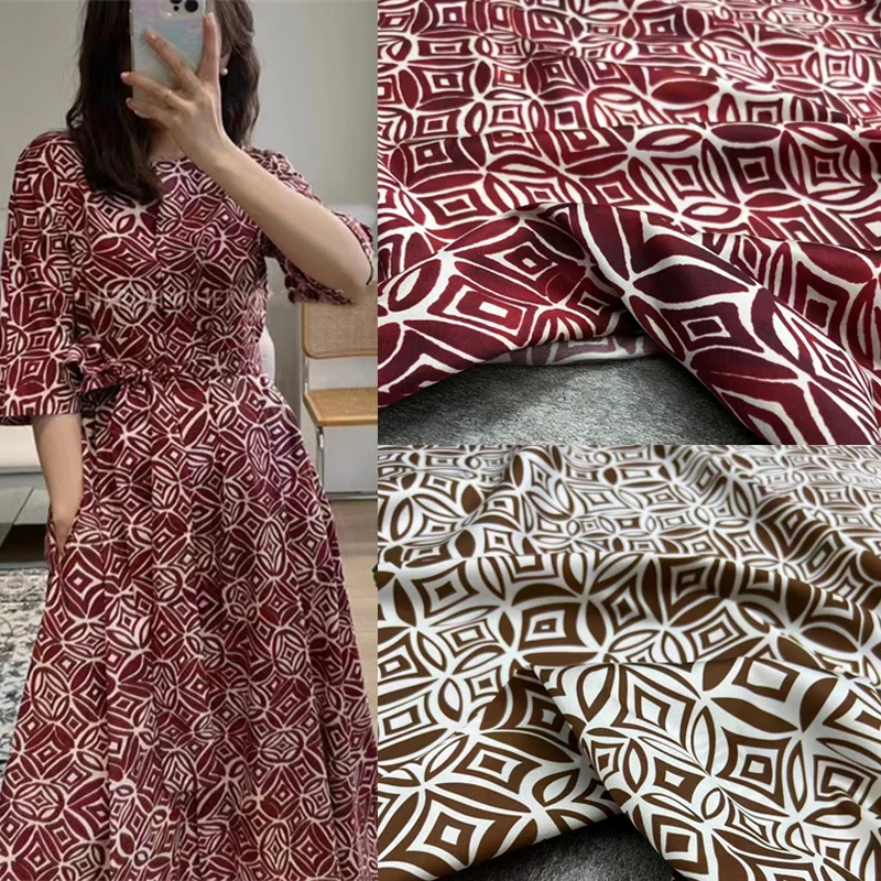 

Classic Pattern Logo Brand Letter Digital Printing 100% Mulberry Silk Fabric Scarf Dress Shirt Designer Luxury Clothing Fabric