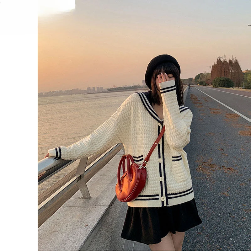 

Spring and Autumn New Women's Loose Large Size Sweater Jacket Coats Female Stitching Pure Color Button Knitted Cardigans Z18