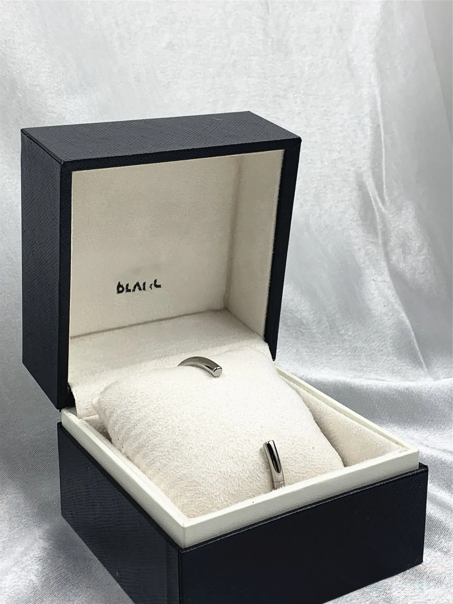 

Fast Drop Shipping Open Stainless Steel Women Bracelet Cuff Bangle for Men Gift Jewelry with Box Packing