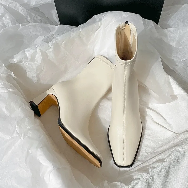 2024 осенние модные новые женские удобные однотонные короткие ботинки на высоком
