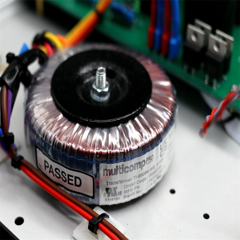 Эталонная версия MASTER со сверхнизким искажением MBL6010D